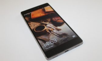DE BATTERIJ VAN DE HUAWEI P8